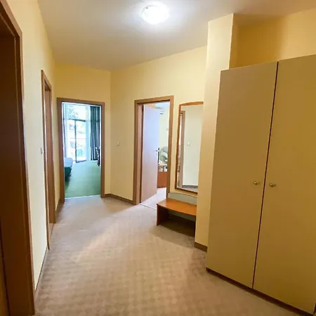 - One Bedroom Beachfront Апартаменты Золотые Пески
