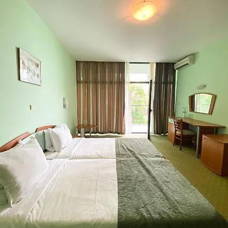 - One Bedroom Beachfront Апартаменты Золотые Пески