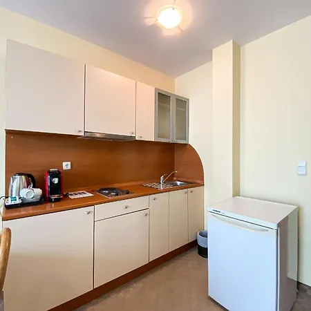 - One Bedroom Beachfront Апартаменты *