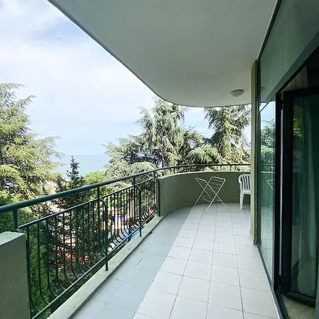 - One Bedroom Beachfront Золотые Пески