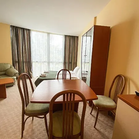 - One Bedroom Beachfront Апартаменты